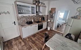 Pauls Hexenhaus Wohnung Teufel mit Familienbett